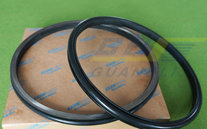 How to install the floating oil seal?