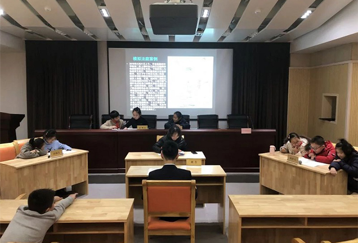 莲都区图书馆联合万申佳律师事务所开展“模拟法庭”活动