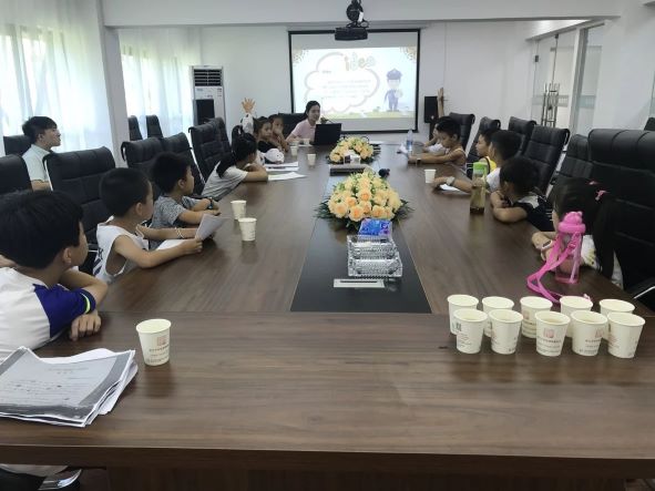 万申佳律所携手青少年宫，法治教育零距离