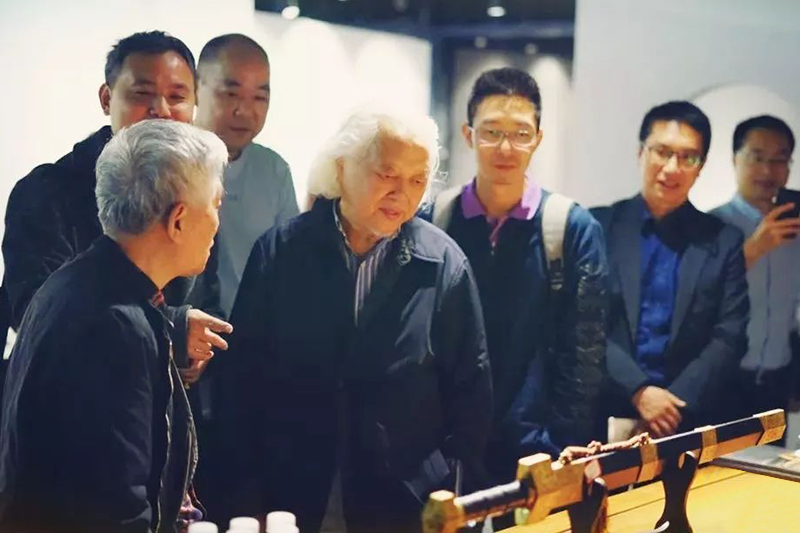 热！省内外媒体集中关注龙泉青瓷杭州拍卖巡展活动