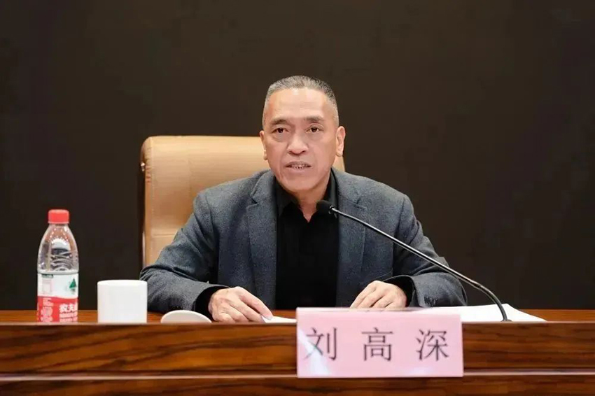 万申佳动态_当好企业护航人_合作共赢优生态——“法治管家”法治服务百人团正式成立 (2).jpg