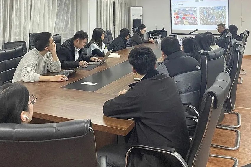 万申佳动态本所开展摄影培训《何你聊一聊摄影》活动 (4).jpg