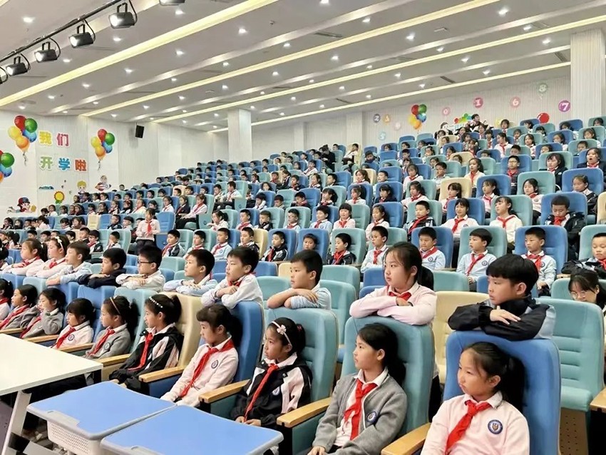我所黄晨律师在长岗背小学开展禁毒主题教育讲座 (2).jpg