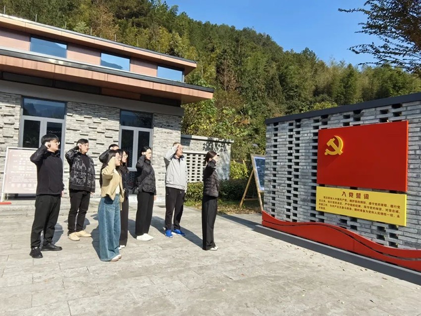 中共浙江万申佳律师事务所党支部开展“循迹溯源学思想促践行”主题党日活动 (4).jpg
