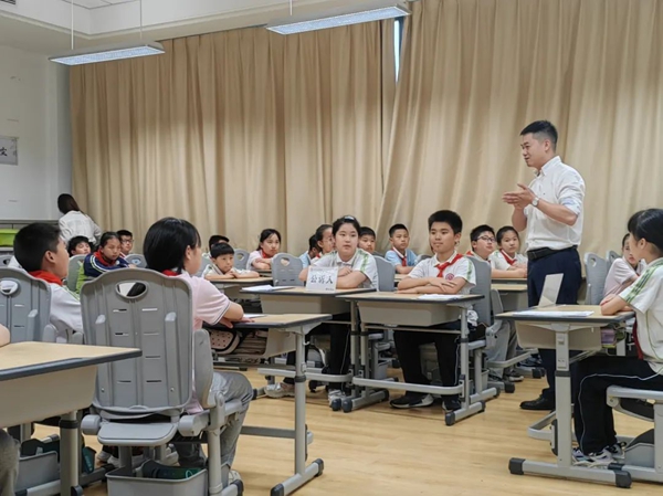 万众益心|2025年第二期“模拟法庭”走进华东师范附属丽水学校