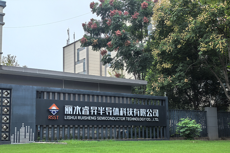 企業(yè)形象策劃,廣告媒介代理,平面廣告,設(shè)計,LED,顯示屏,LED外露燈,標(biāo)識,廠牌,鈦金字,鐵皮字,銅,鋁牌,噴繪,寫真,車身貼,名片,彩印,畫冊,燈箱,路牌,招牌,橫幅