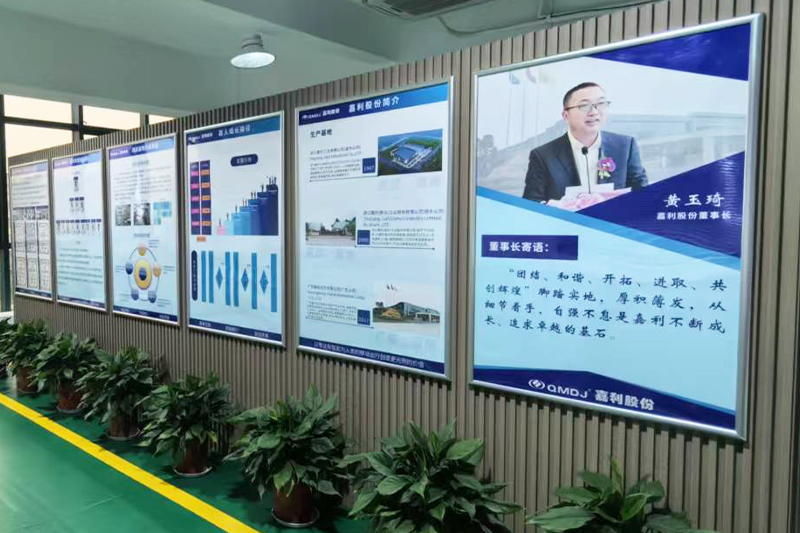 企業(yè)形象策劃,廣告媒介代理,平面廣告,設(shè)計(jì),LED,顯示屏,LED外露燈,標(biāo)識(shí),廠牌,鈦金字,鐵皮字,銅,鋁牌,噴繪,寫(xiě)真,車(chē)身貼,名片,彩印,畫(huà)冊(cè),燈箱,路牌,招牌,橫幅