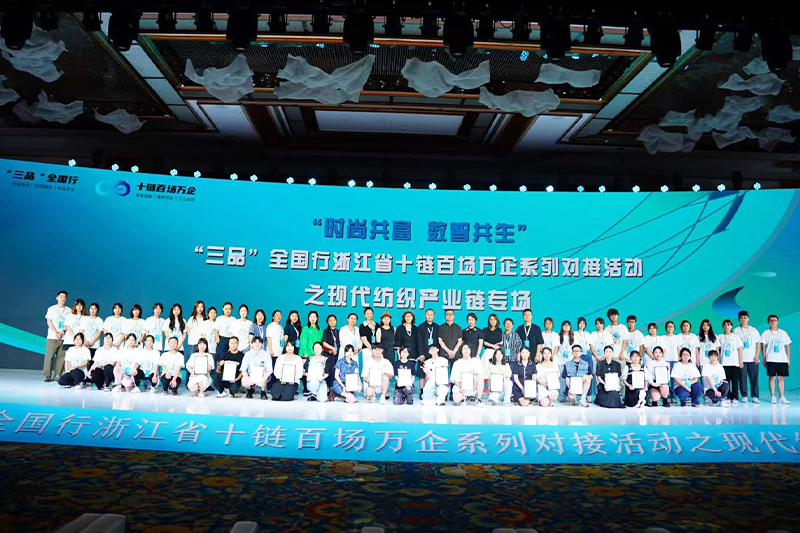 企業(yè)形象策劃,廣告媒介代理,平面廣告,設(shè)計(jì),LED,顯示屏,LED外露燈,標(biāo)識(shí),廠牌,鈦金字,鐵皮字,銅,鋁牌,噴繪,寫真,車身貼,名片,彩印,畫冊(cè),燈箱,路牌,招牌,橫幅