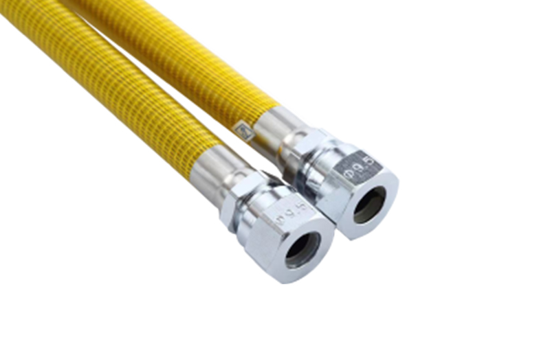 Can gas stainless steel corrugated pipes exceed 2 meters? Can it be buried in secret? Can we use a three-way connector?